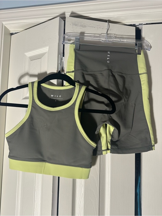 Wilo The Label Tops - Wilo Women's Gray & Lime Active Crop Tank and Bike Shorts Set